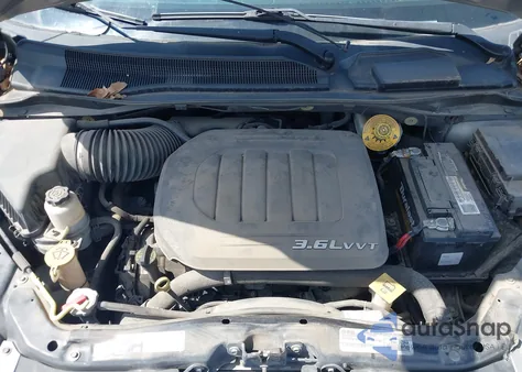 2016 Chrysler Town & Country Limited из США, поврежденный, VIN 2C4RC1JG6GR200008